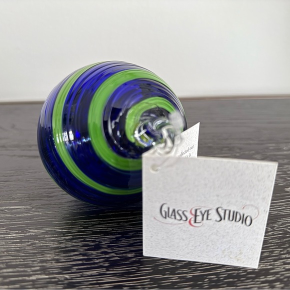GLASS EYE Studio Ball Ornament Blue Green Earth - Picture 1 of 4